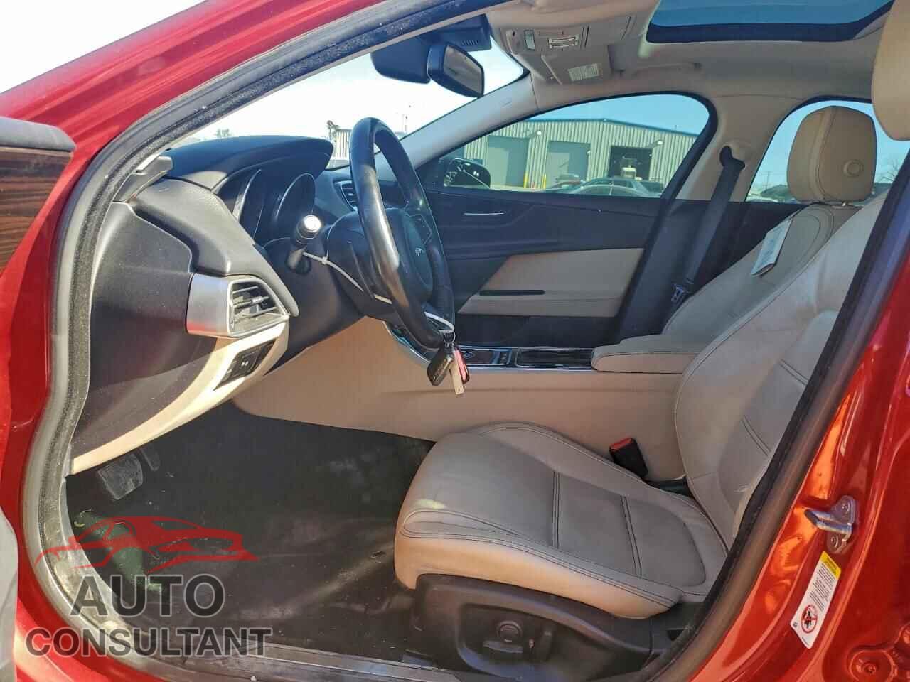 JAGUAR XE 2017 - SAJAE4BG1HA968817