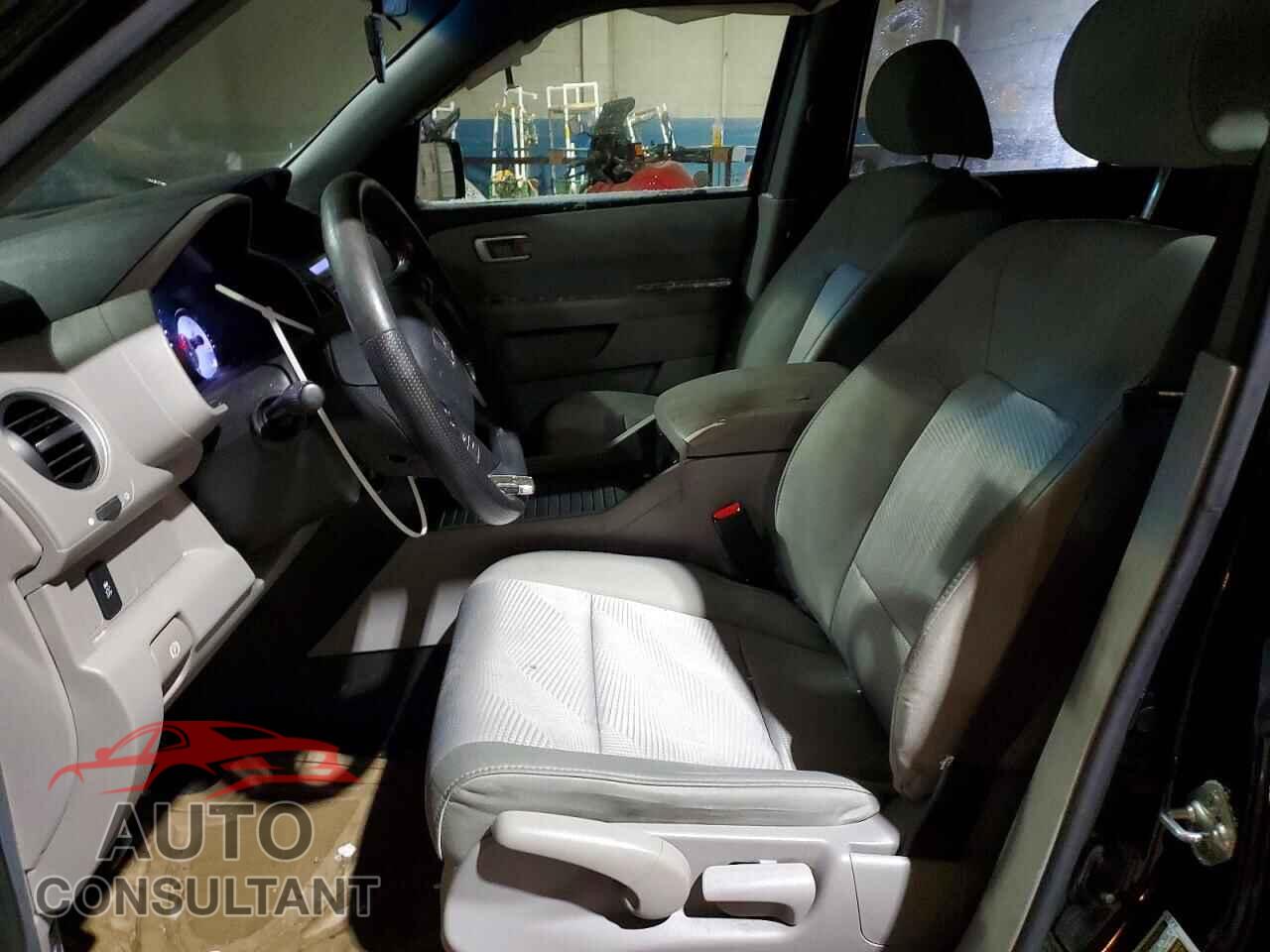 HONDA PILOT 2013 - 5FNYF4H28DB073557