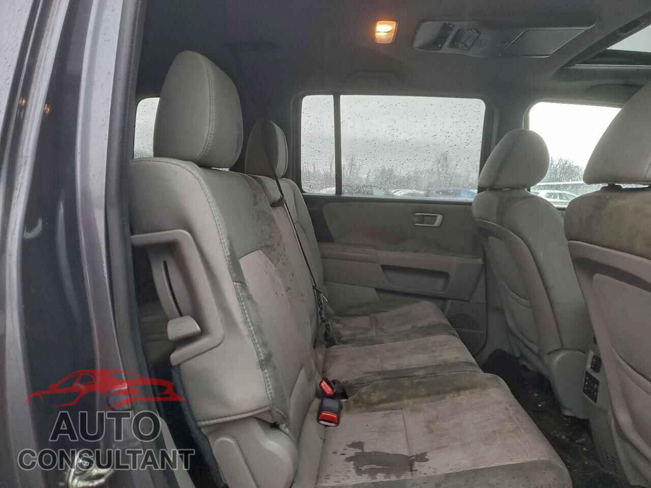HONDA PILOT 2015 - 5FNYF4H36FB021825