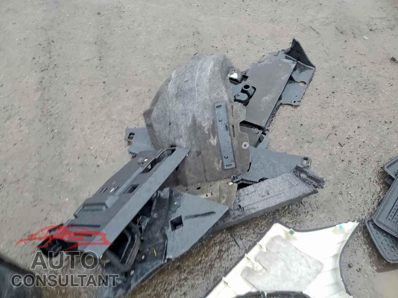 LEXUS IS 2018 - JTHC81D27J5029893