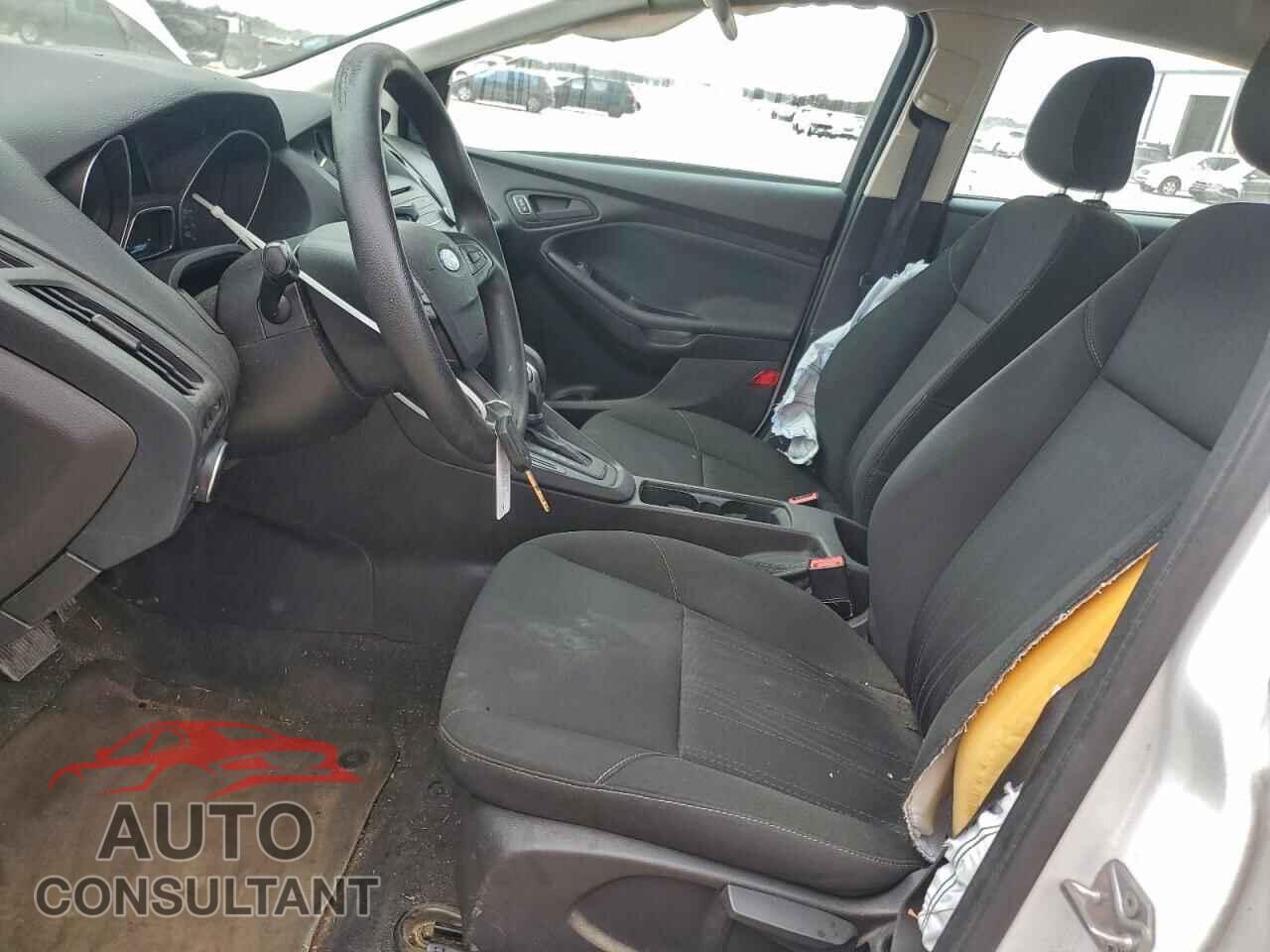 FORD FOCUS 2016 - 1FADP3E20GL239247