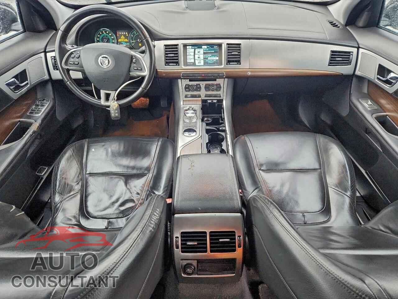 JAGUAR XF 2012 - SAJWA0FB0CLS36331