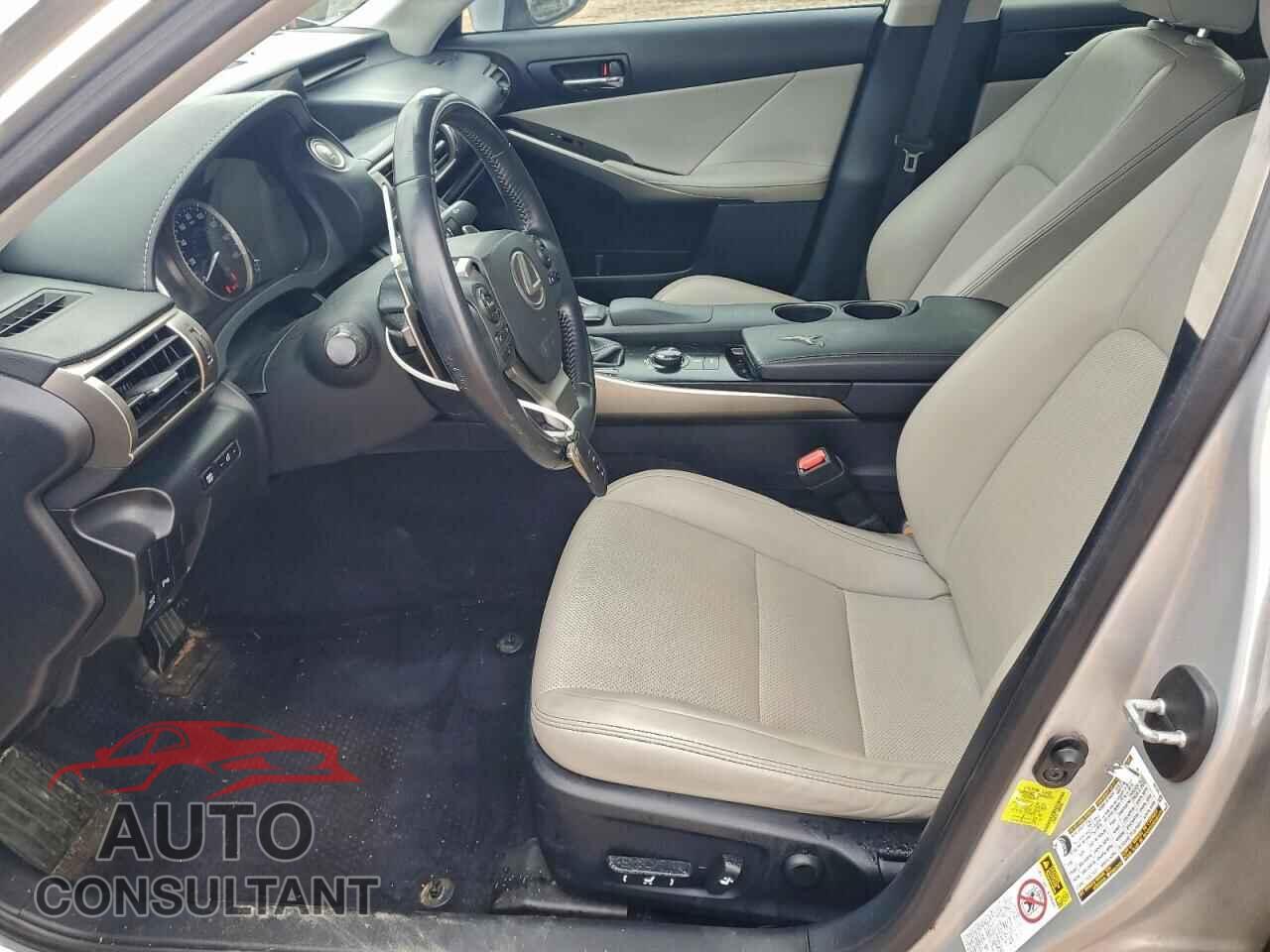 LEXUS IS 2014 - JTHBE1D27E5002882