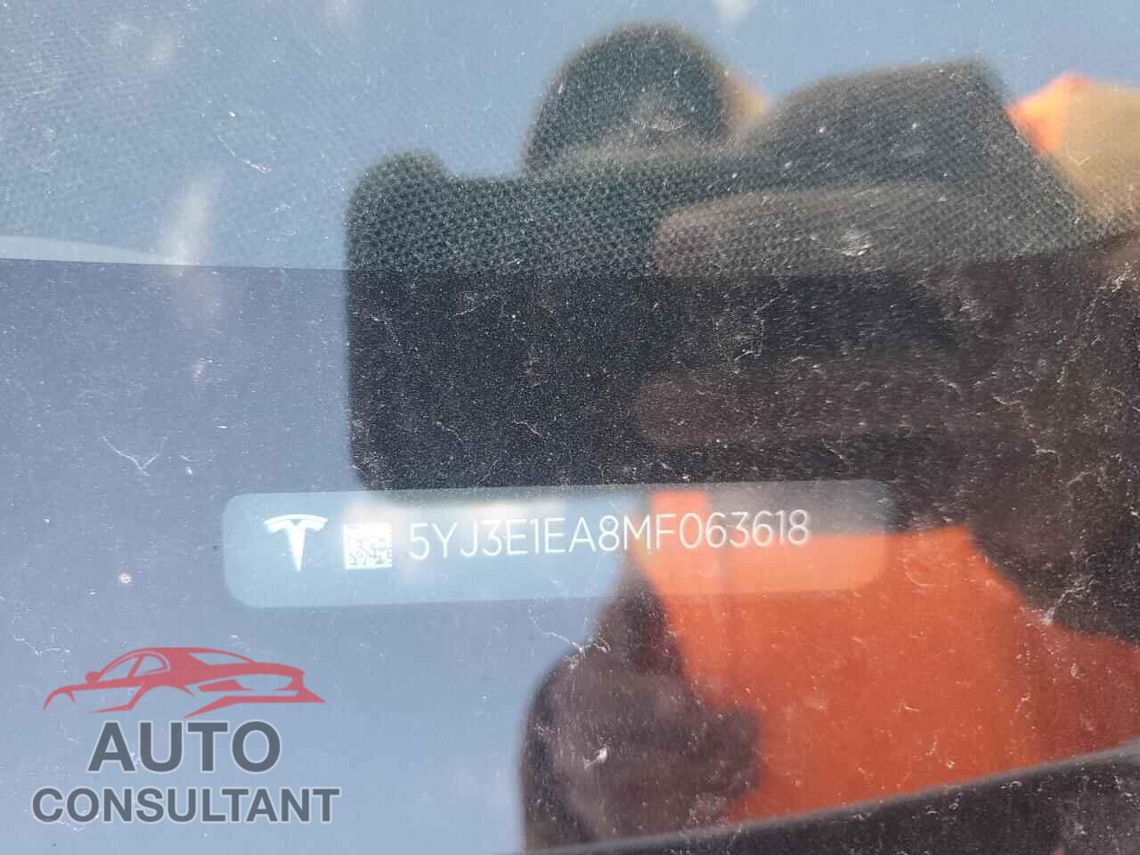 TESLA MODEL 3 2021 - 5YJ3E1EA8MF063618