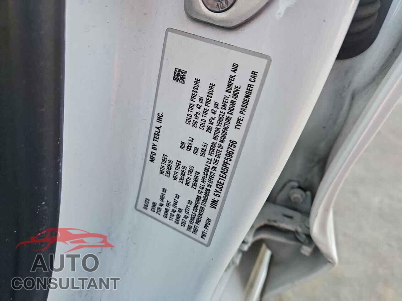 TESLA MODEL 3 2023 - 5YJ3E1EA5PF596756
