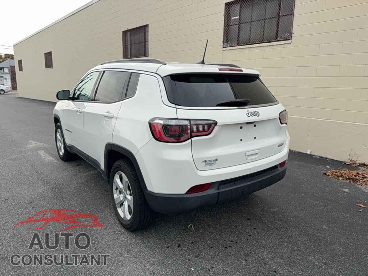 JEEP COMPASS 2018 - 3C4NJDBBXJT103696