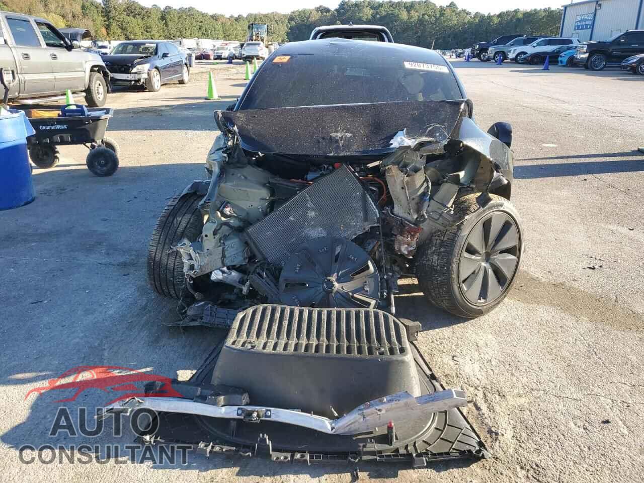TESLA MODEL 3 2024 - 5YJ3E1EA4RF855577