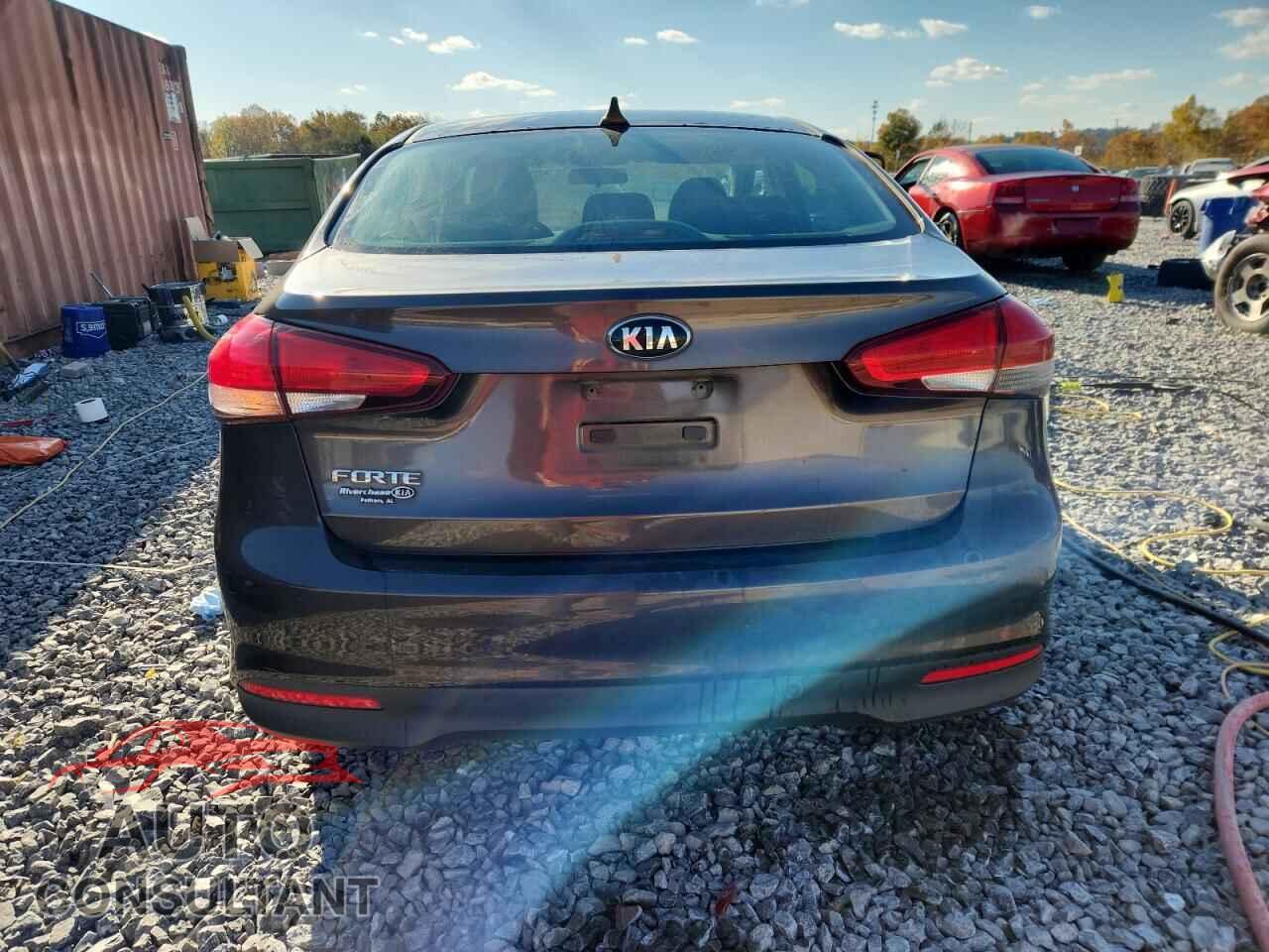 KIA FORTE 2017 - 3KPFK4A76HE044823