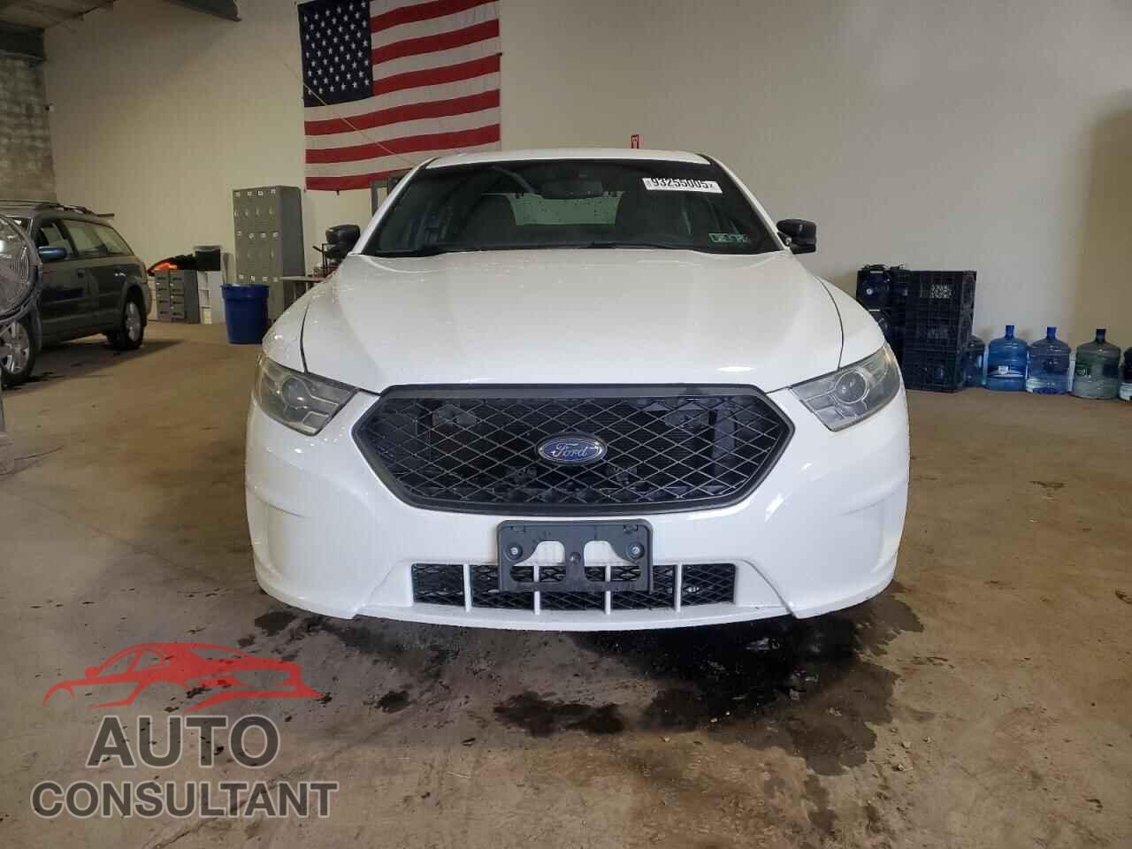 FORD TAURUS 2017 - 1FAHP2L84HG145580