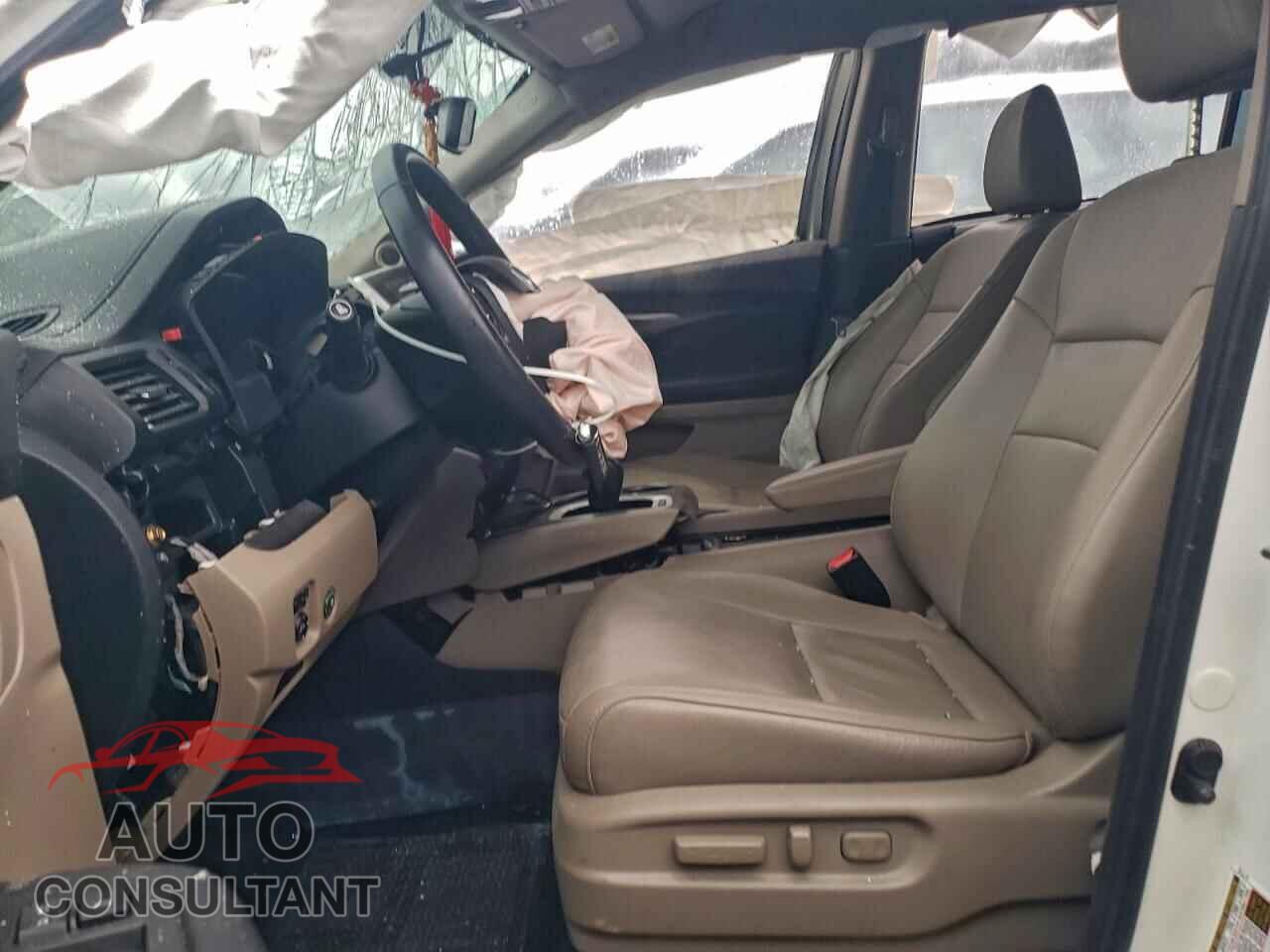 HONDA PILOT 2017 - 5FNYF5H80HB034641