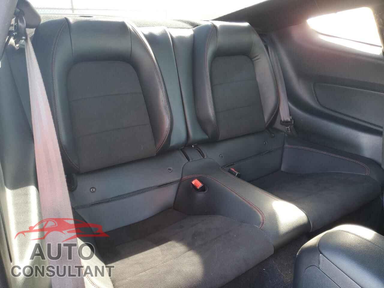 FORD MUSTANG 2020 - 1FA6P8CFXL5185871