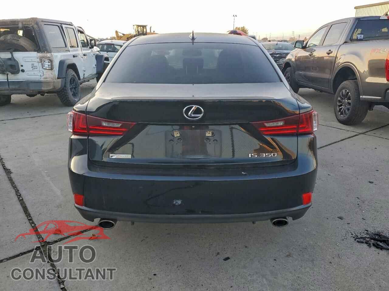 LEXUS IS 2015 - JTHBE1D21F5020103