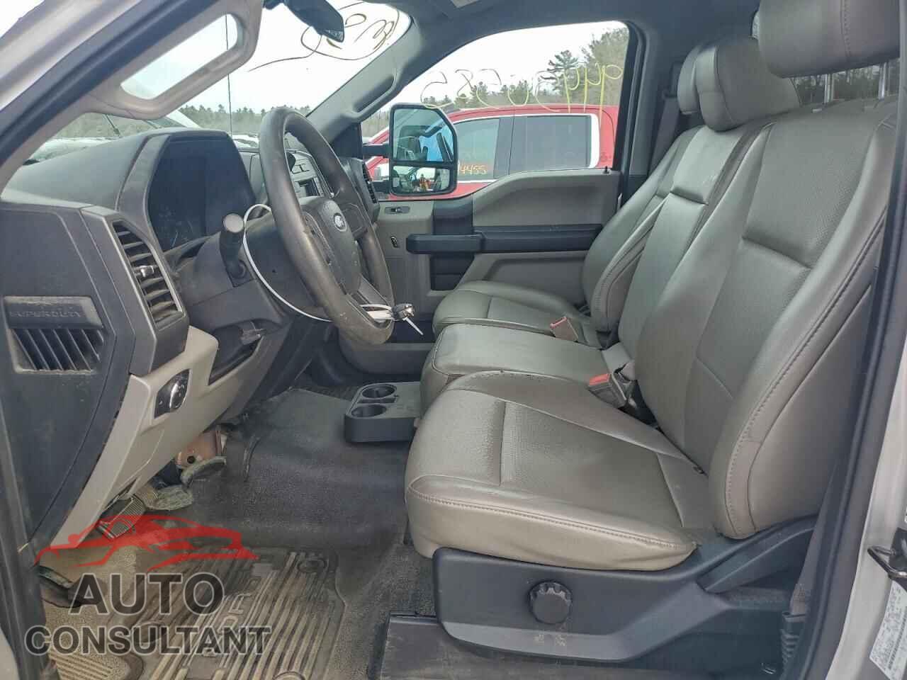FORD F350 2017 - 1FTRF3B68HEF28358