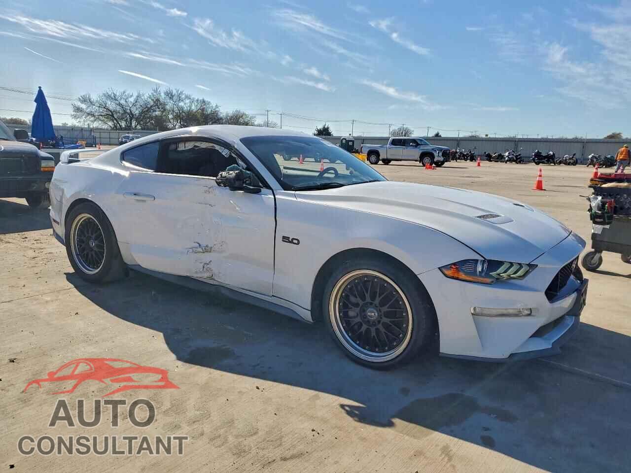 FORD MUSTANG 2019 - 1FA6P8CFXK5175291