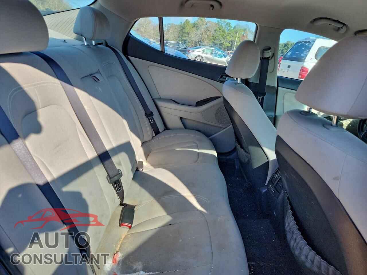 KIA OPTIMA 2011 - KNAGM4A72B5102425