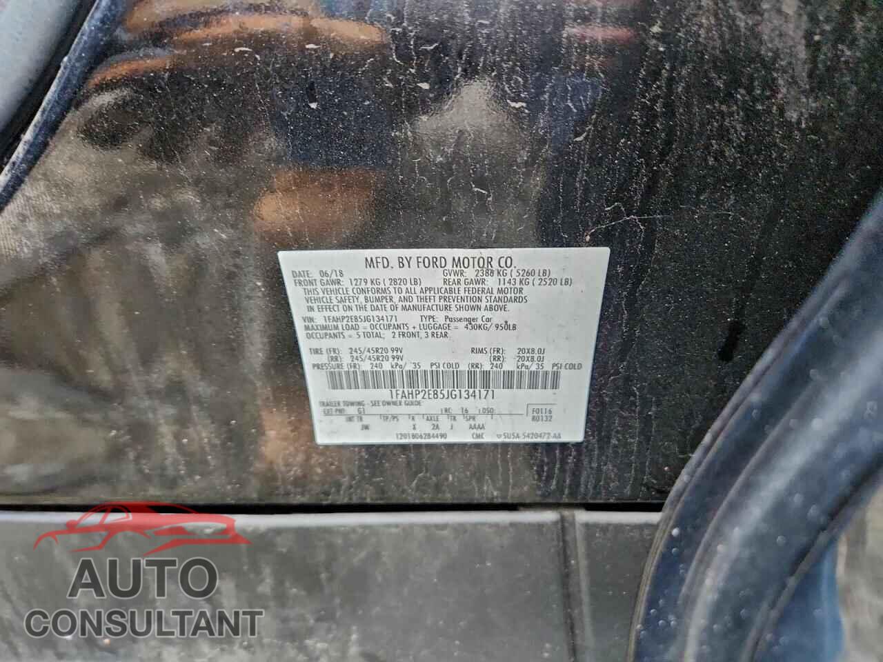 FORD TAURUS 2018 - 1FAHP2E85JG134171