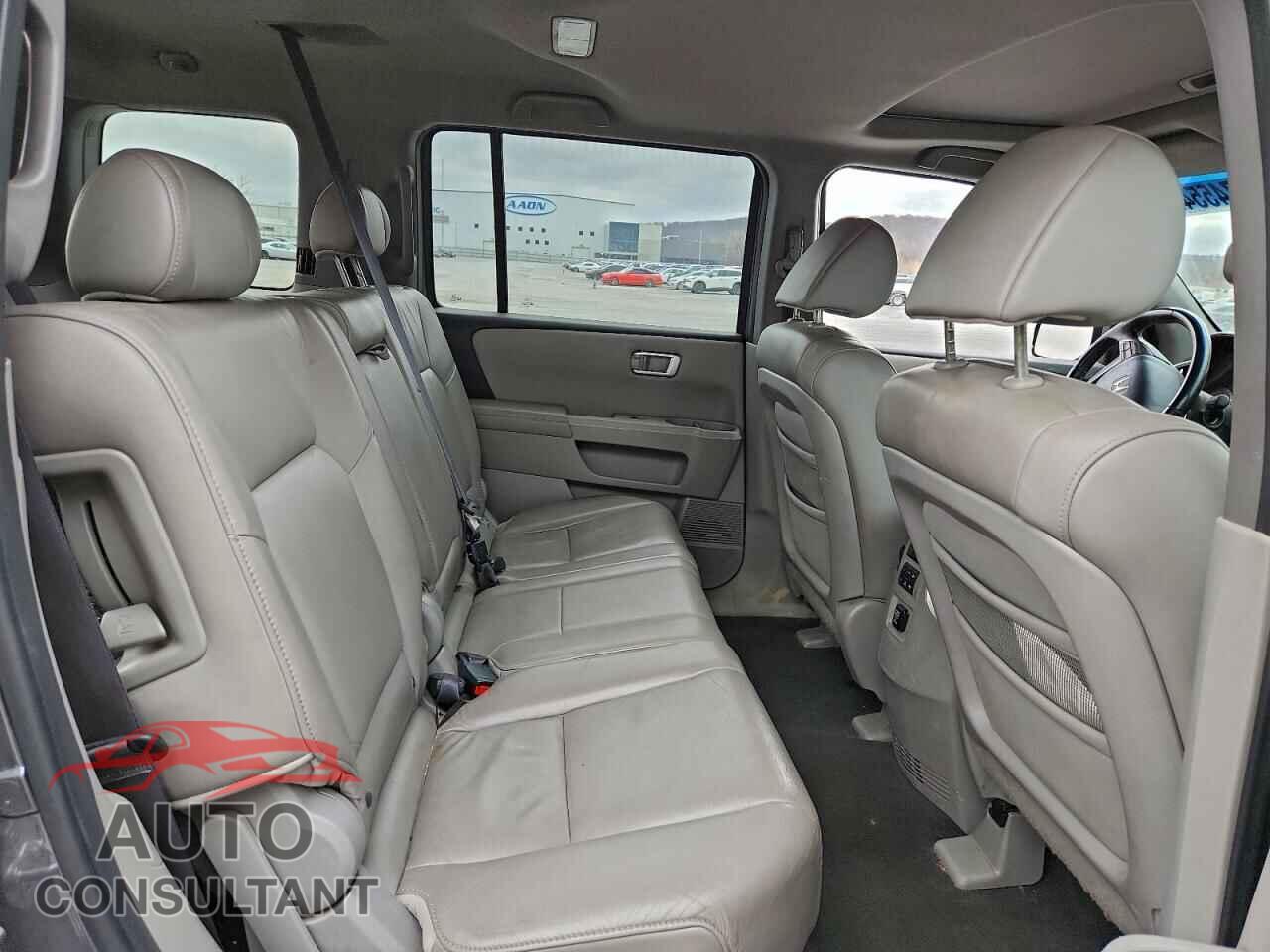 HONDA PILOT 2010 - 5FNYF4H53AB012073