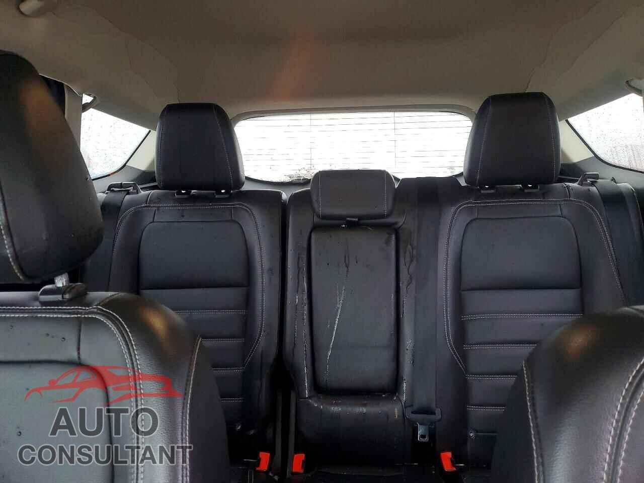 FORD ESCAPE 2017 - 1FMCU9J99HUB15070