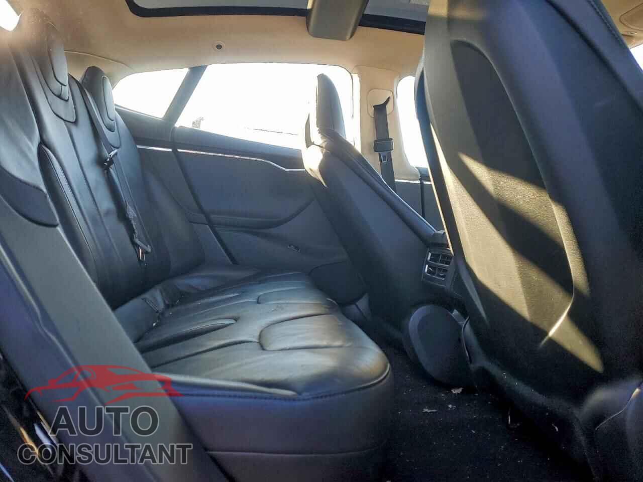 TESLA MODEL S 2014 - 5YJSA1H13EFP52308