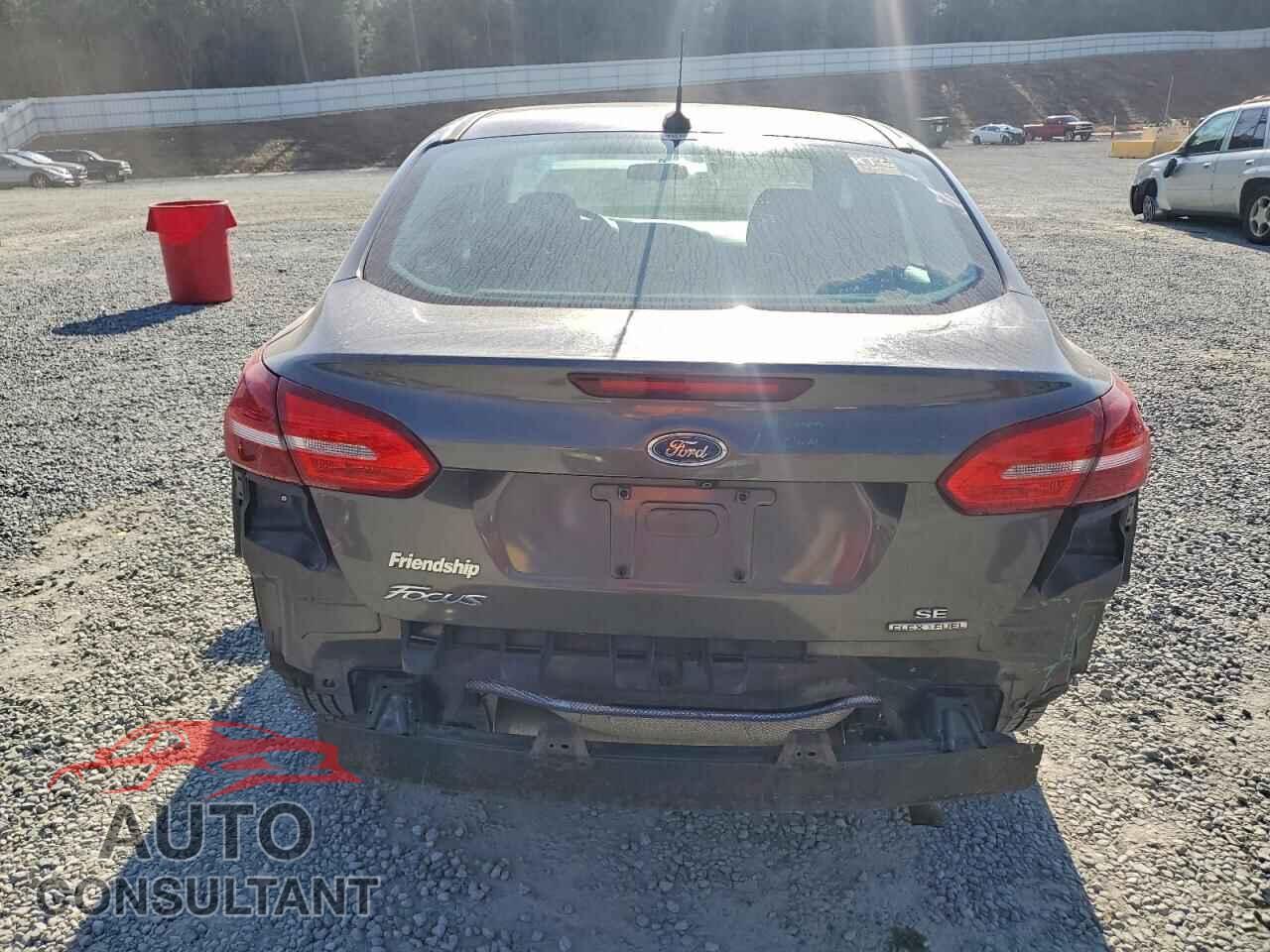 FORD FOCUS 2015 - 1FADP3F24FL329708