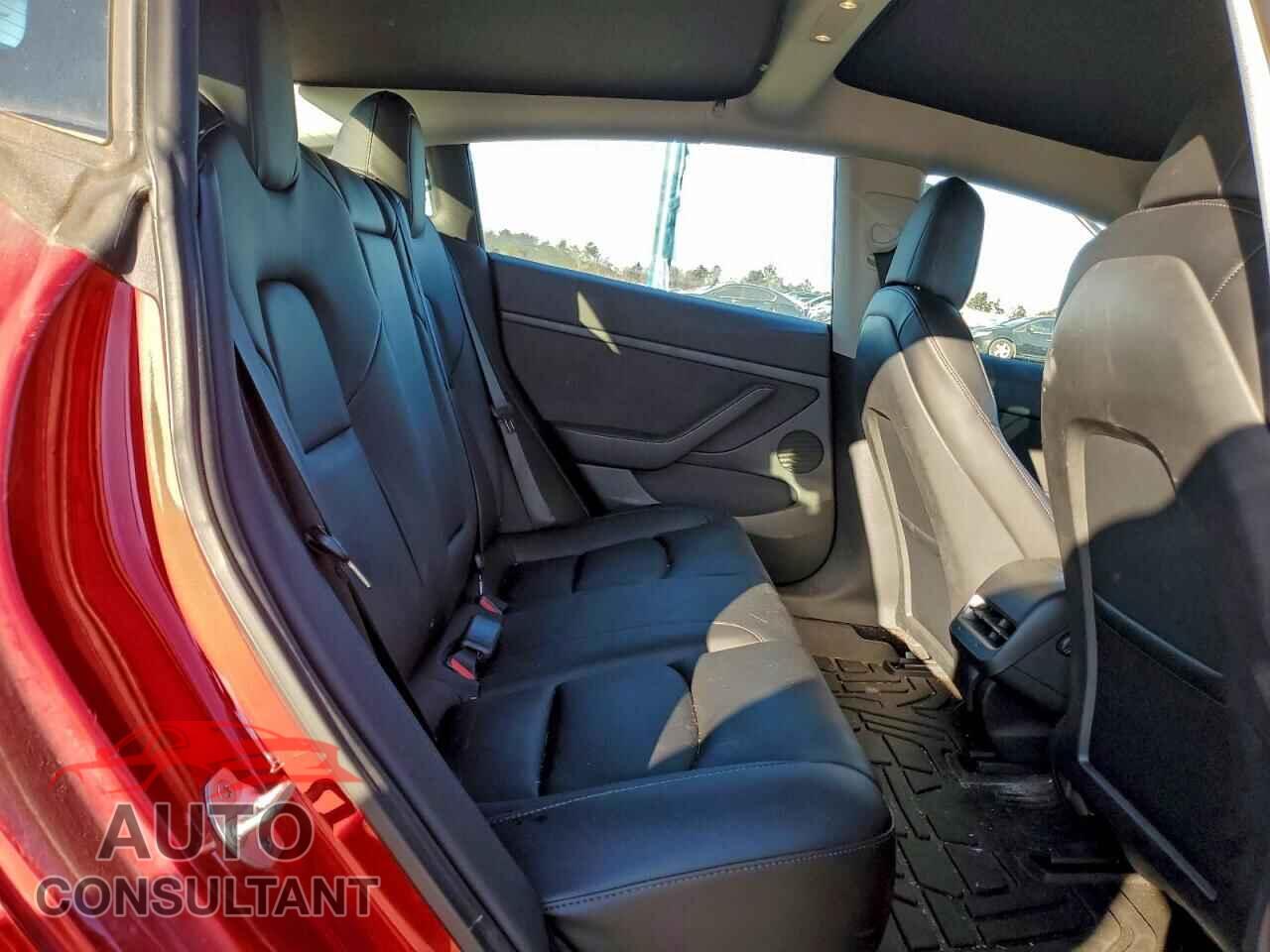 TESLA MODEL 3 2021 - 5YJ3E1EB5MF984316