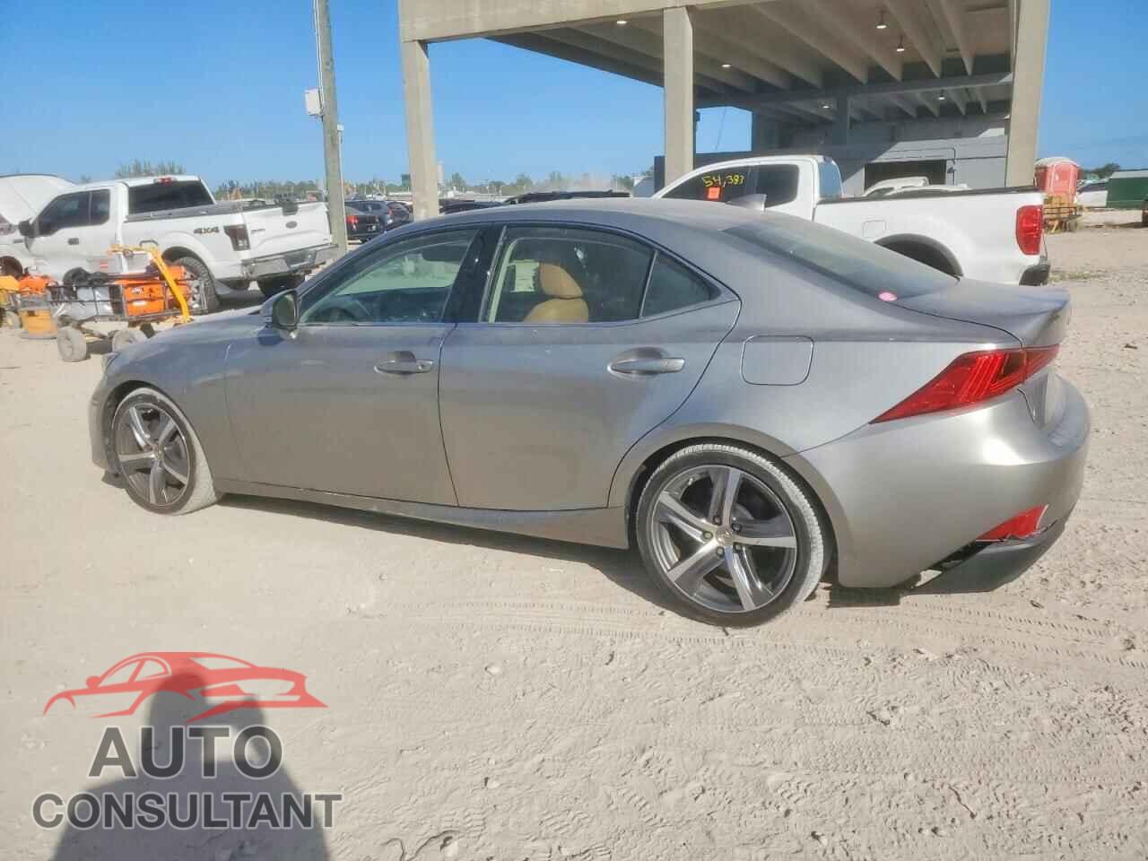 LEXUS IS 2018 - JTHC81D21J5027573