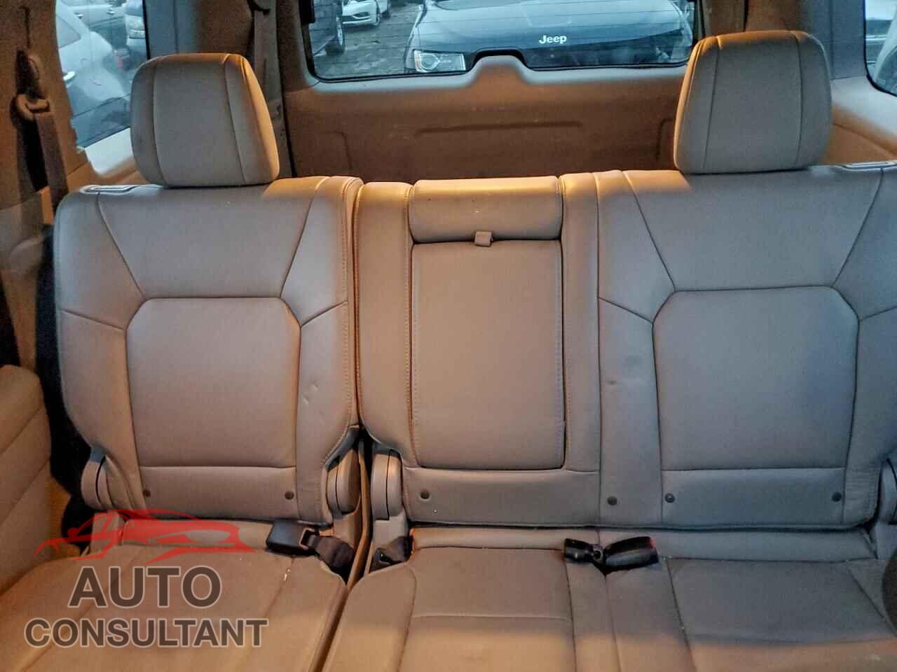 HONDA PILOT 2015 - 5FNYF4H57FB023844