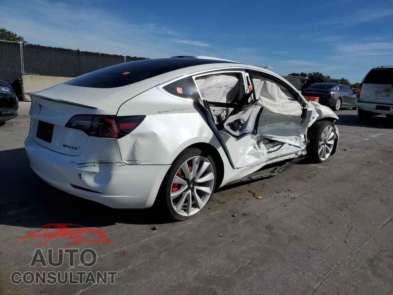 TESLA MODEL 3 2019 - 5YJ3E1EB5KF487411