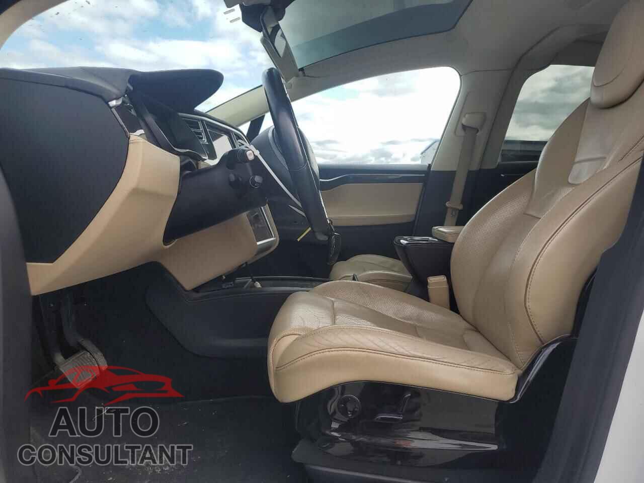 TESLA MODEL X 2016 - 5YJXCBE24GF015818