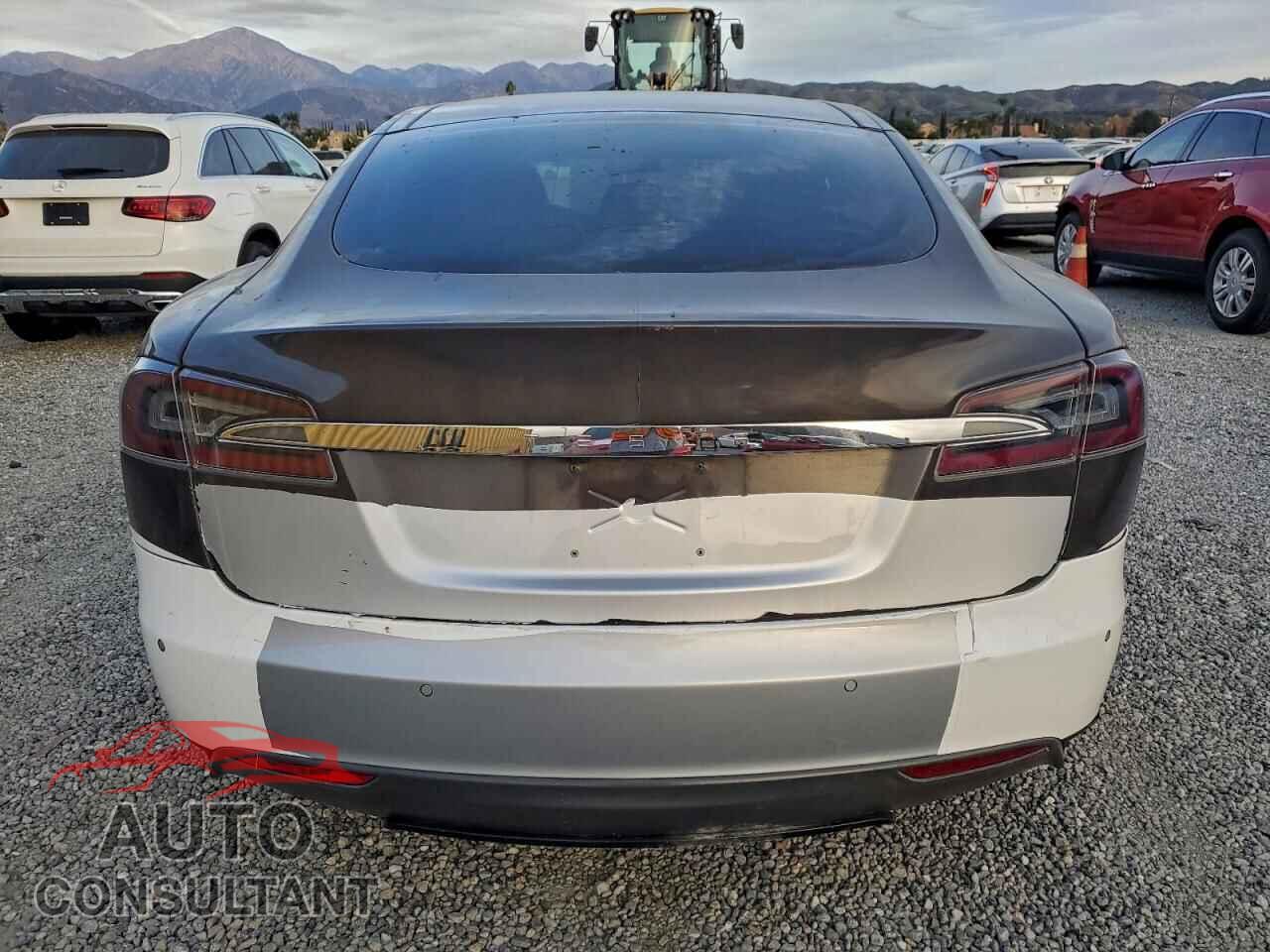 TESLA MODEL S 2015 - 5YJSA1H1XFFP77949