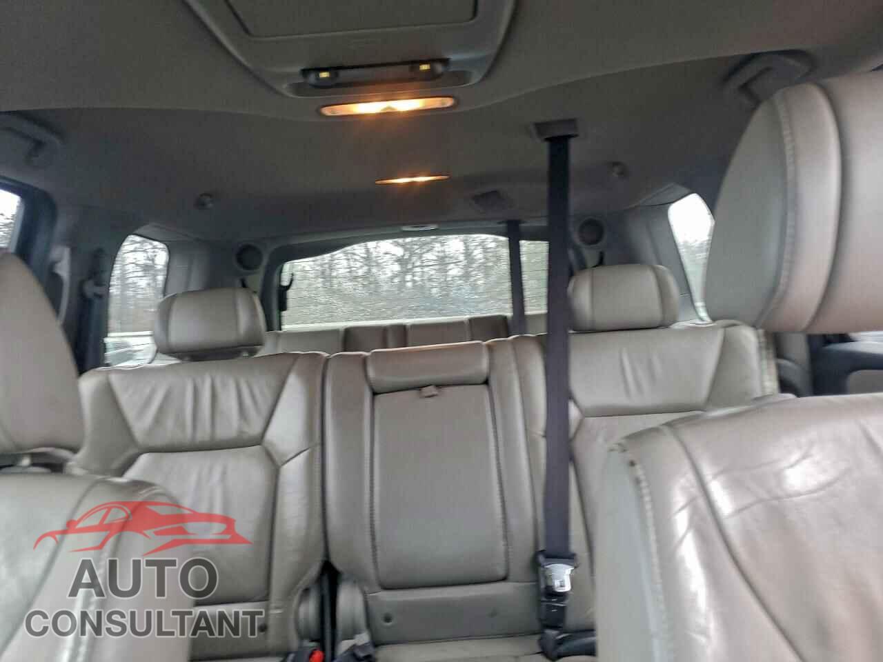 HONDA PILOT 2011 - 5FNYF4H67BB036564