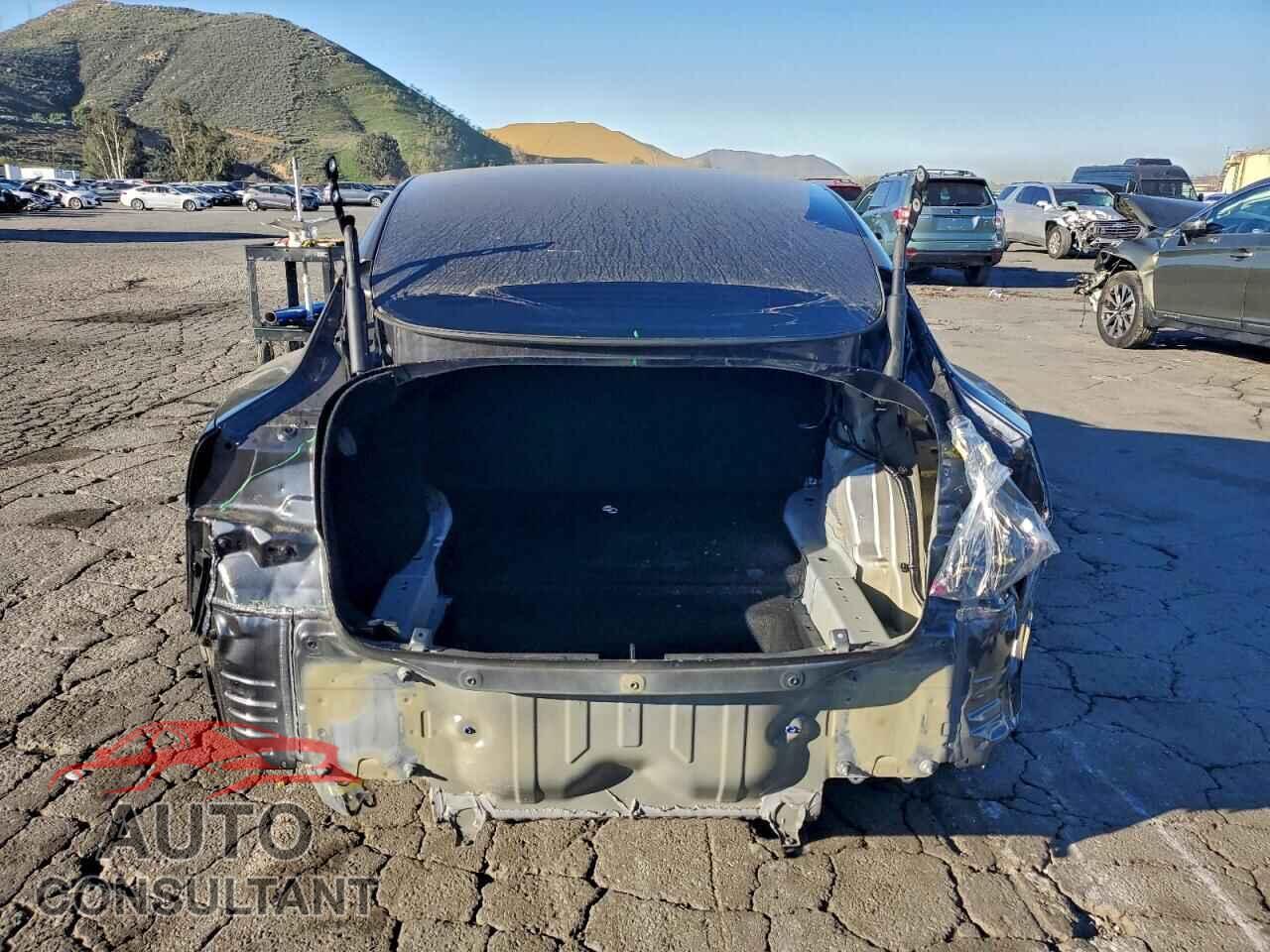 TESLA MODEL 3 2025 - 5YJ3E1EA8SF986016