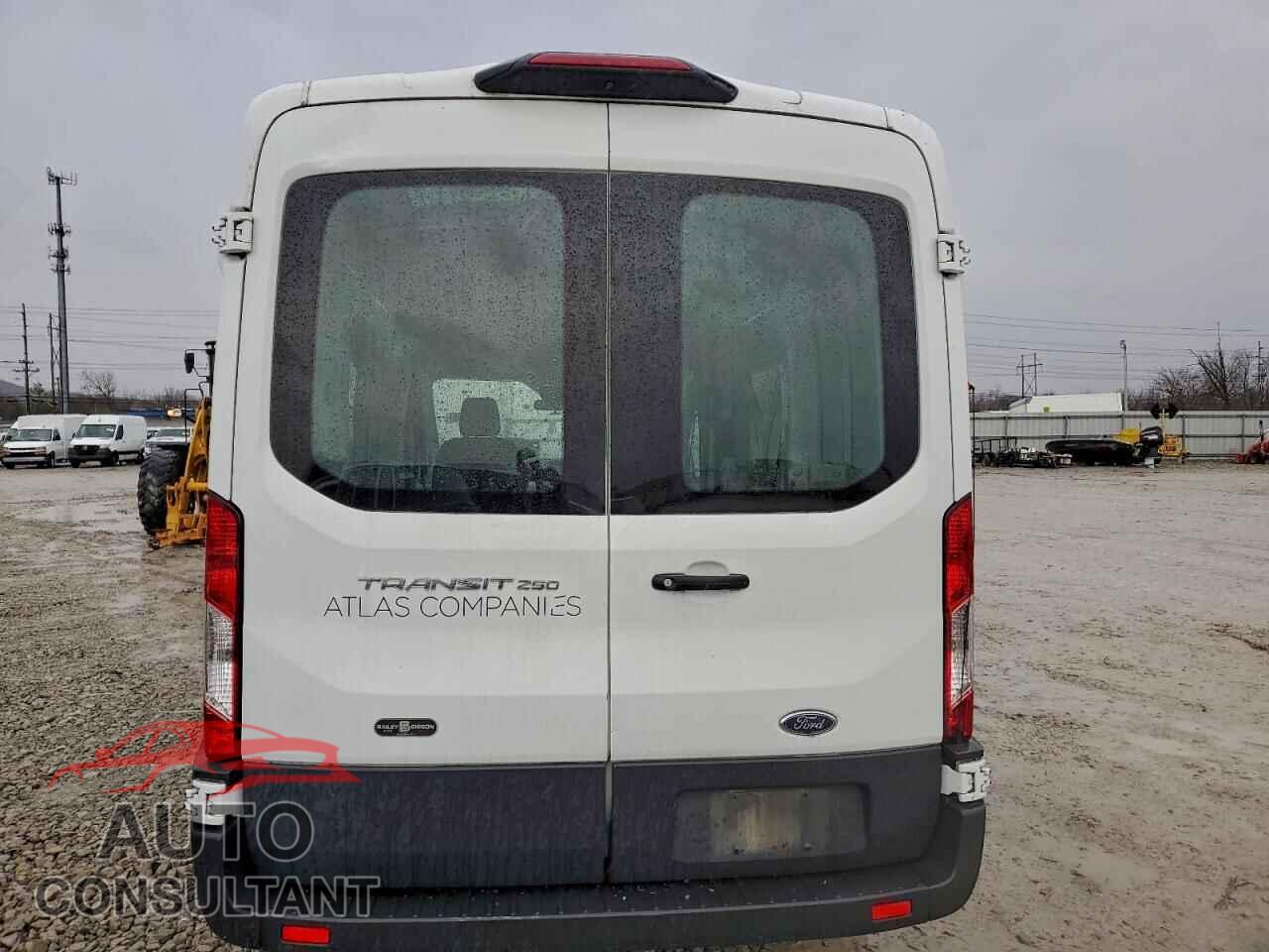 FORD TRANSIT 2018 - 1FTYR1CM8JKB02858