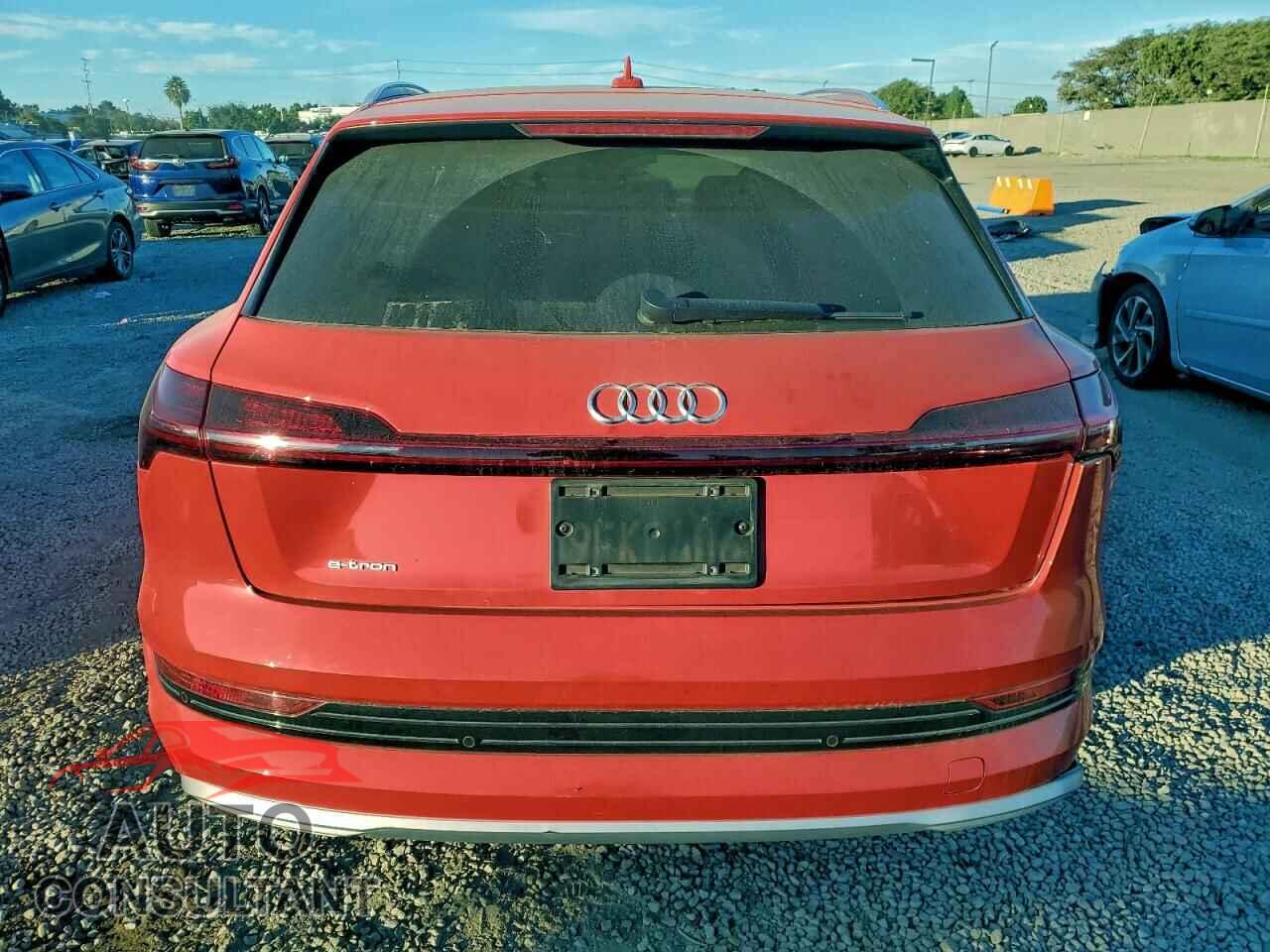AUDI E-TRON 2019 - WA1LAAGE2KB014503