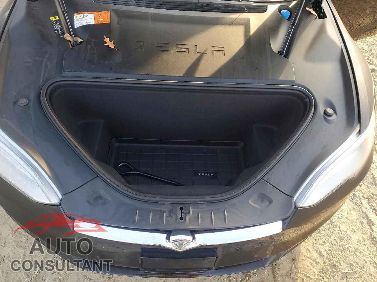 TESLA MODEL S 2017 - 5YJSA1E25HF210855