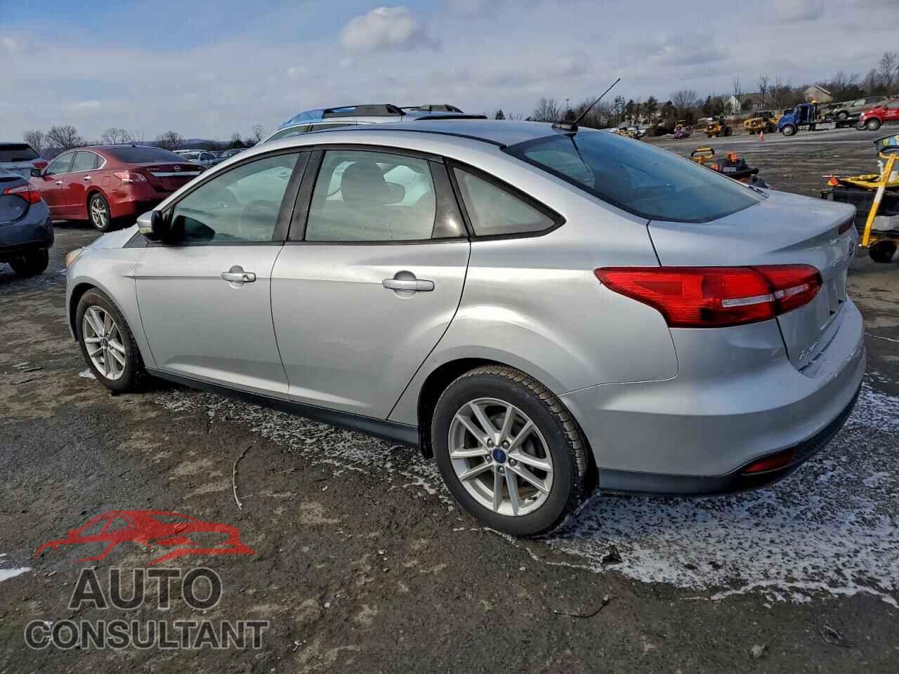 FORD FOCUS 2017 - 1FADP3F29HL207526