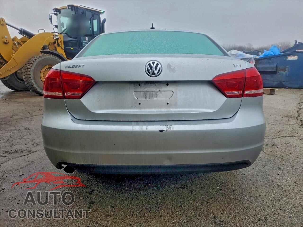 VOLKSWAGEN PASSAT 2015 - 1VWAT7A33FC043135