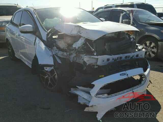 FORD FOCUS 2015 - 1FADP3FE6FL256237
