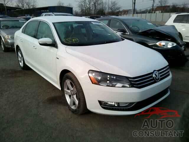 VOLKSWAGEN PASSAT 2015 - 1VWAT7A30FC106269