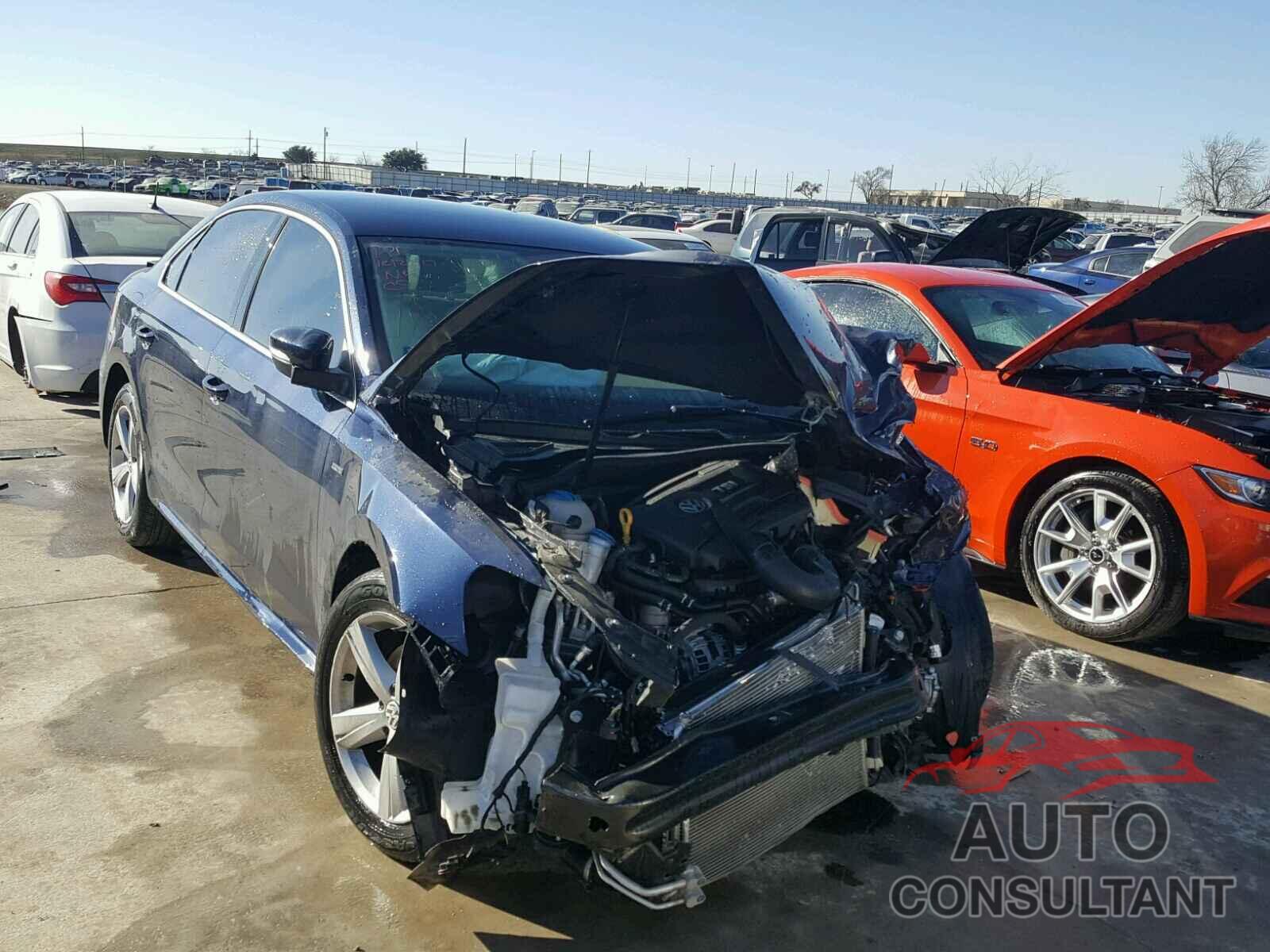VOLKSWAGEN PASSAT 2015 - 1VWAT7A30FC114002