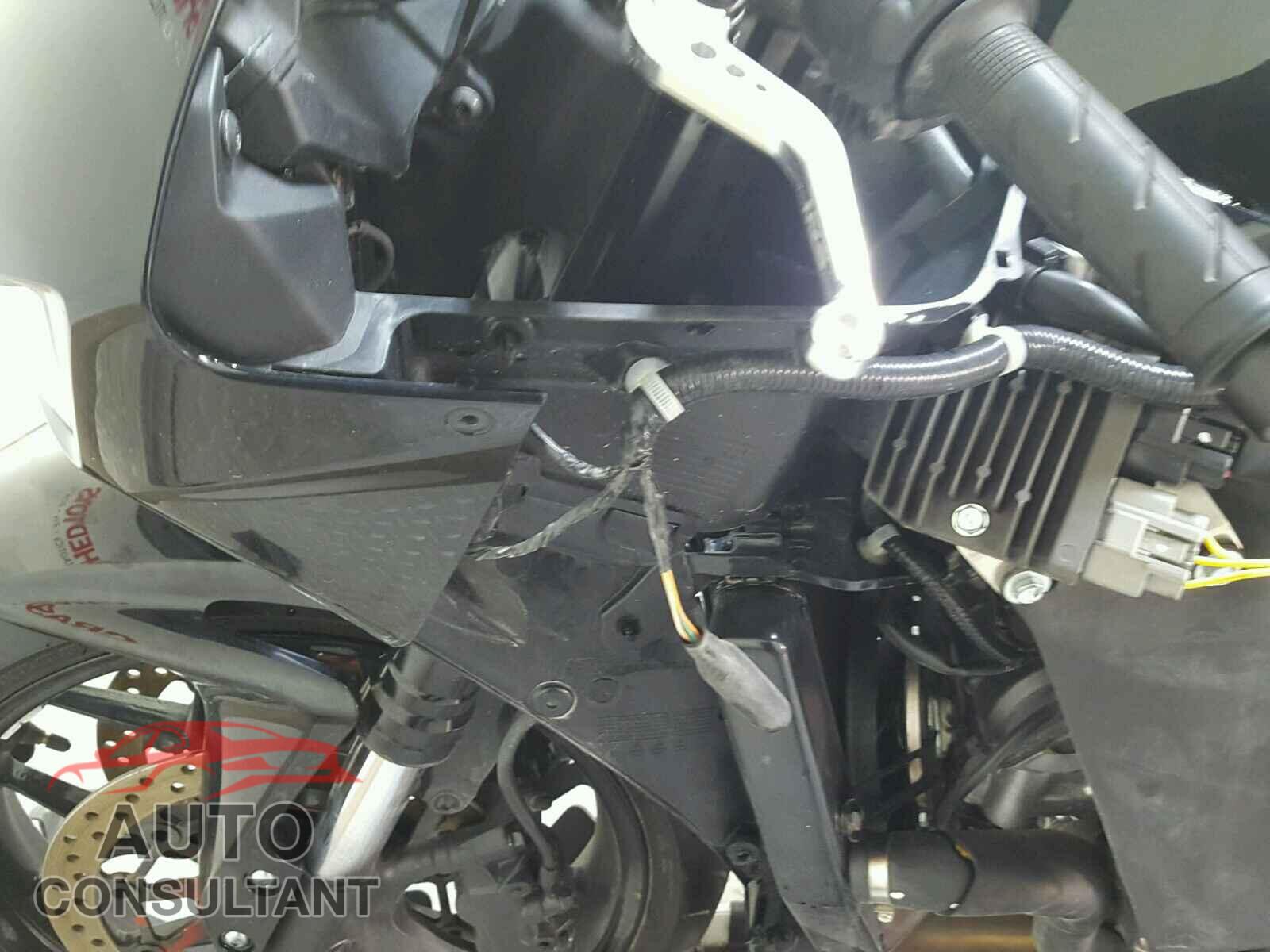 HONDA CBR CYCLE 2015 - JH2PC4003FK800986