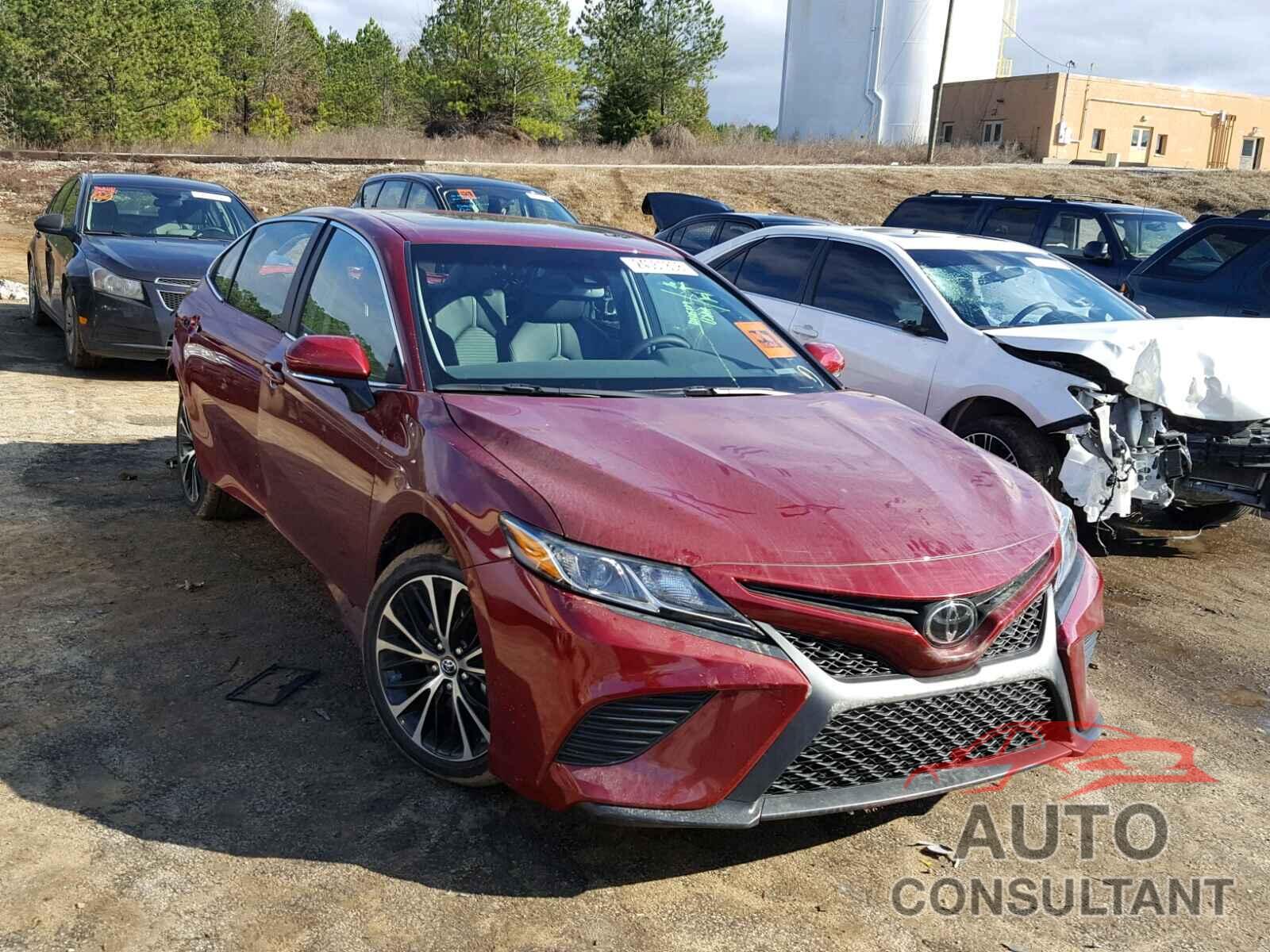 TOYOTA CAMRY 2018 - 4T1B11HK8JU525914