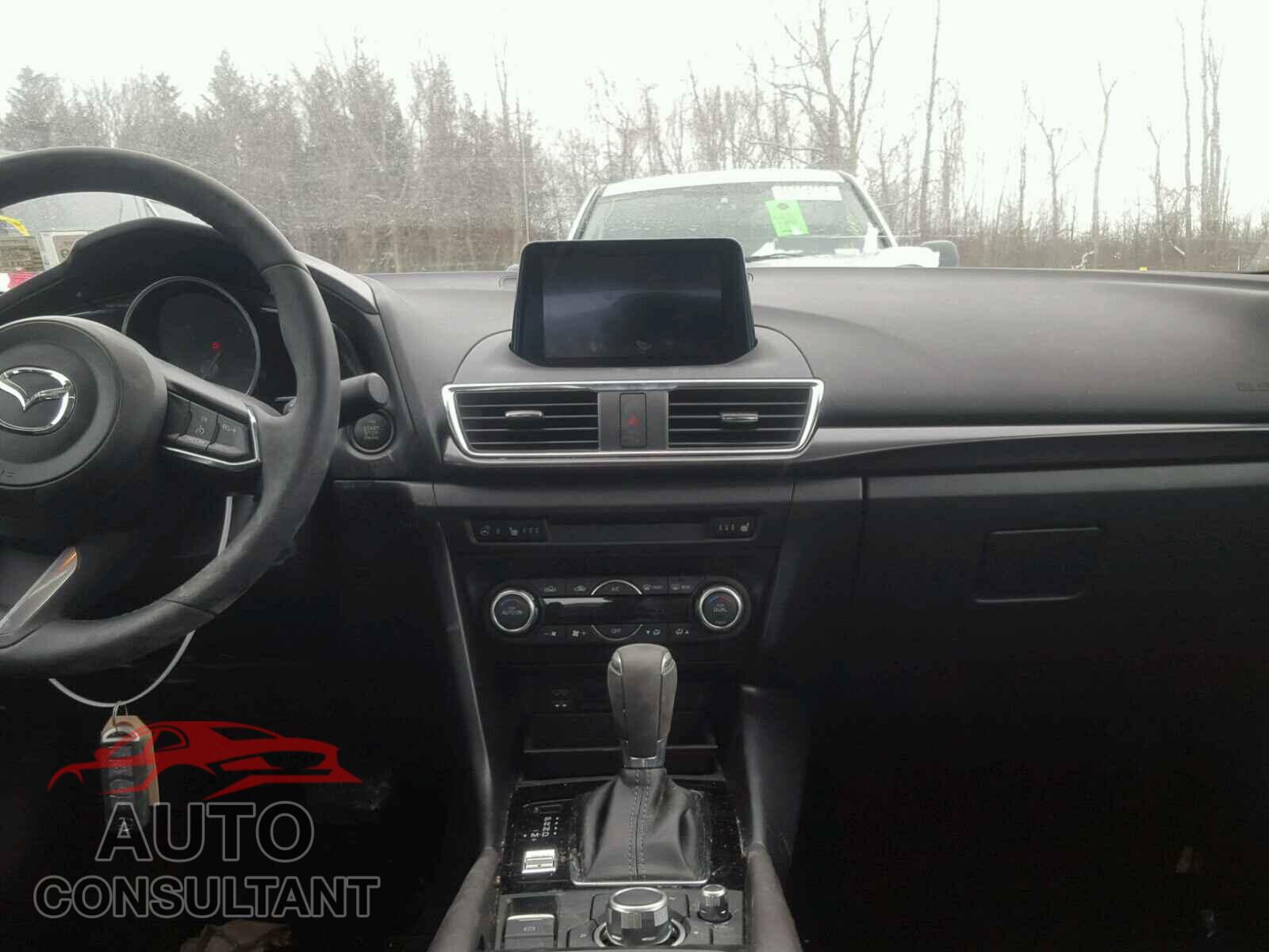MAZDA 3 2017 - 3MZBN1W37HM137752