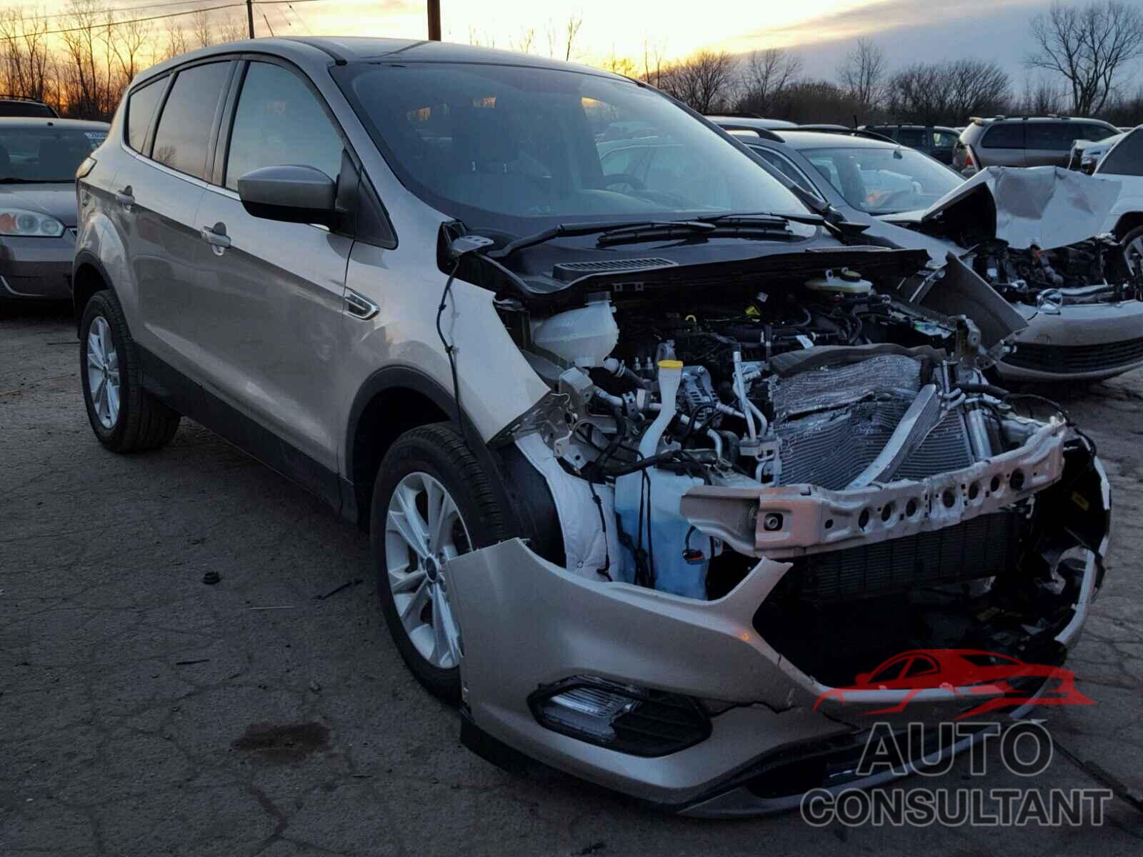 FORD ESCAPE 2017 - 1FMCU0GD5HUE93054