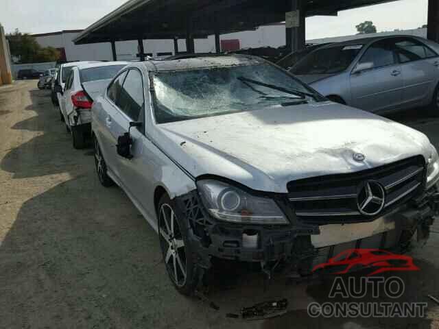 MERCEDES-BENZ C250 2015 - WDDGJ4HB7FG378475