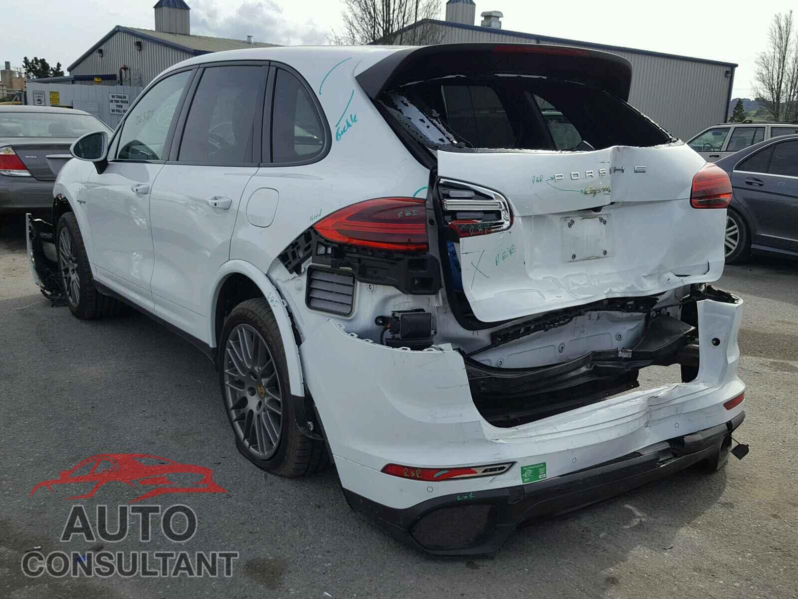 PORSCHE CAYENNE 2017 - WP1AE2A23HLA69131