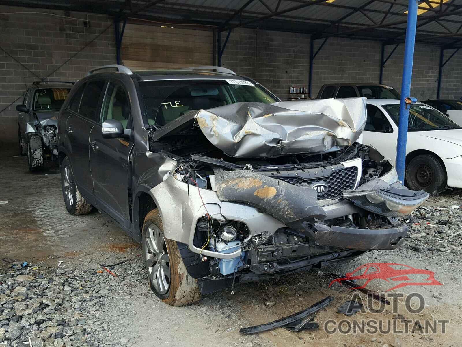 KIA SORENTO 2011 - 5XYKU4A20BG044288