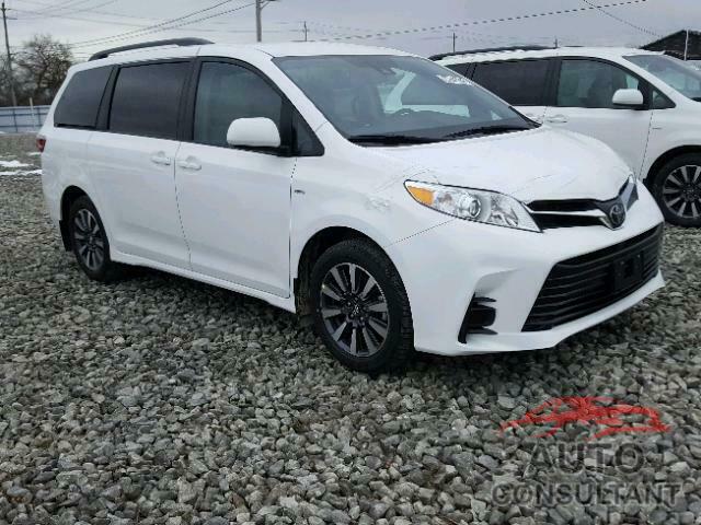 TOYOTA SIENNA 2018 - 5TDJZ3DC6JS191552