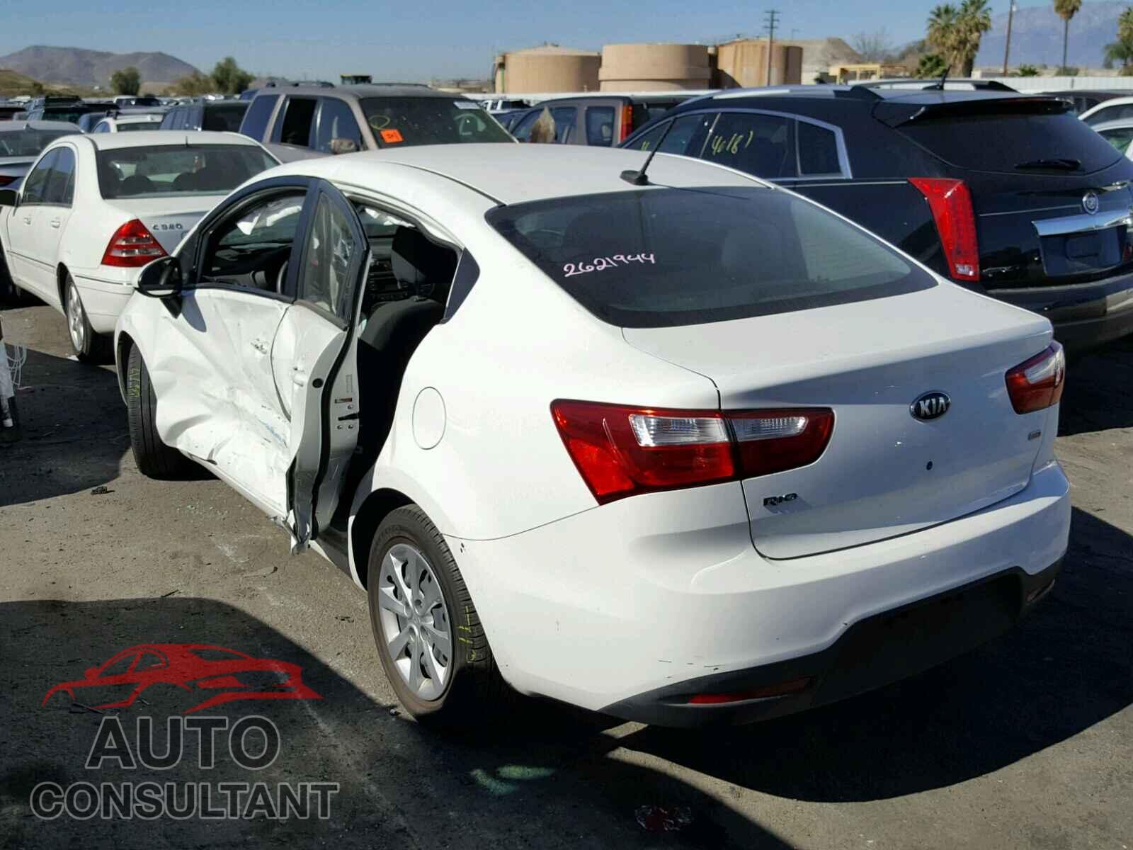 KIA RIO 2015 - KNADM4A39F6526152