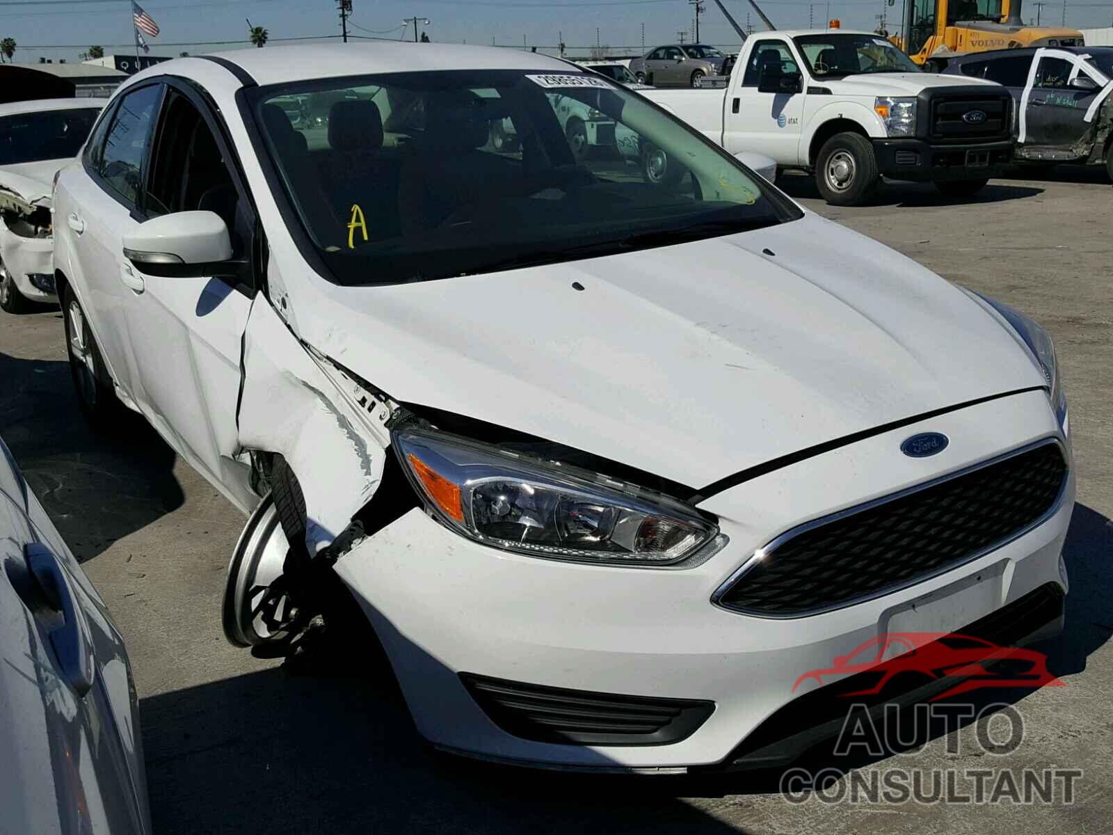 FORD FOCUS 2015 - 1FADP3F24FL330387